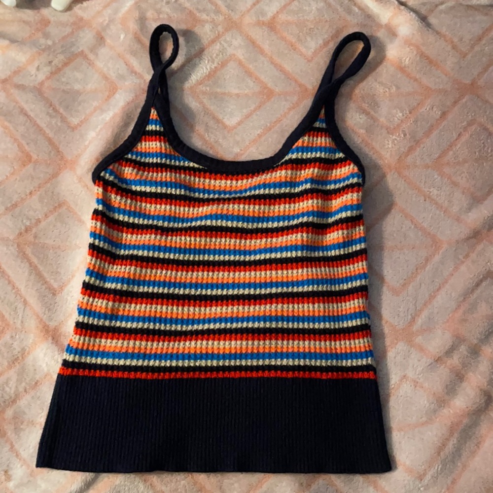 knitted stripped tank top.